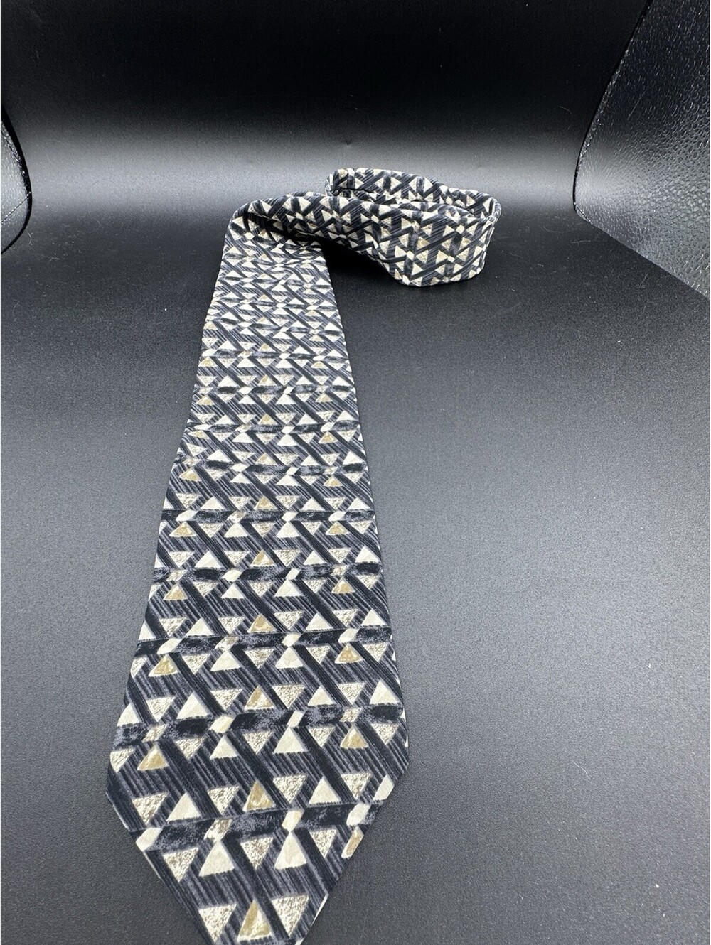 Henry Grethel 100% Silk Tie Gray Gold Geometric Triangle Pattern Vintage USA